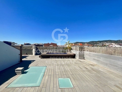 Ático en alquiler en Sant Gervasi - Galvany de 5 habitaciones con terraza y piscina