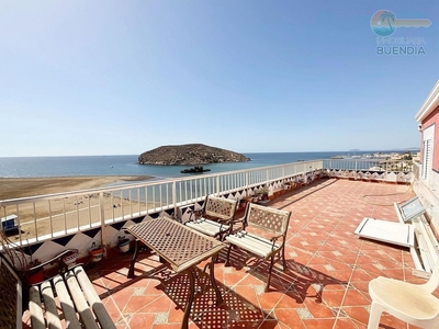 Ático en venta en Puerto de Mazarrón de 6 habitaciones con terraza y balcón