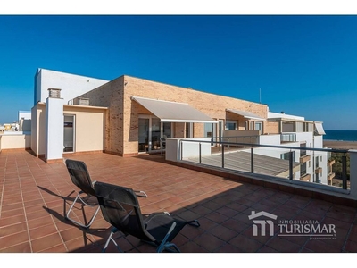 Ático en venta en Punta del Moral de 3 habitaciones con terraza y piscina