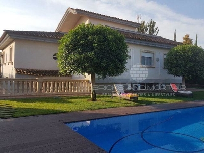 Chalet en venta en La Pobla de Vallbona, Valencia