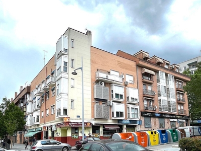 Dúplex en venta en Zona Renfe de 3 habitaciones con garaje y balcón