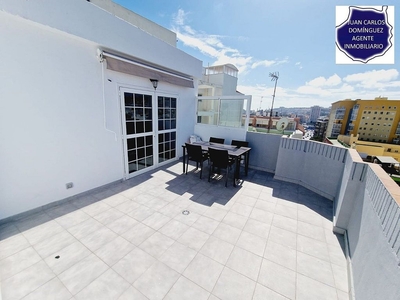 Piso en alquiler en Alcaravaneras de 2 habitaciones con terraza y muebles