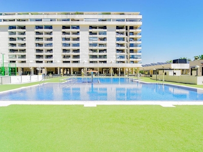 Piso en alquiler en avenida Blasco Ibáñez de 2 habitaciones con terraza y piscina