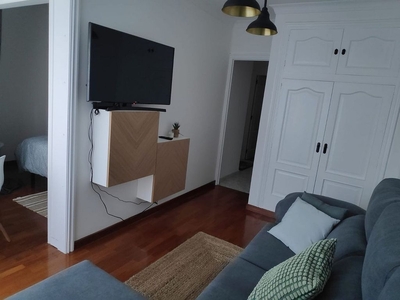 Piso en alquiler en calle De la Coruña de 3 habitaciones con muebles y calefacción