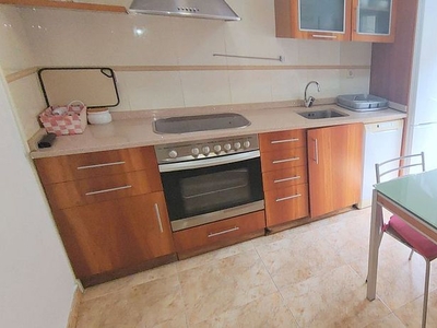 Piso en alquiler en calle Escultor Moreto de 2 habitaciones con muebles y aire acondicionado