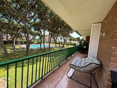 Piso en alquiler en Gavà Mar de 3 habitaciones con terraza y piscina