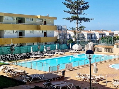 Piso en alquiler en Playa del Inglés de 2 habitaciones con terraza y piscina