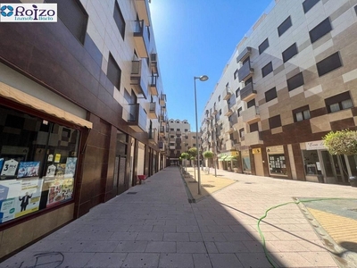 Piso en alquiler en Torrijos de 2 habitaciones con terraza y garaje