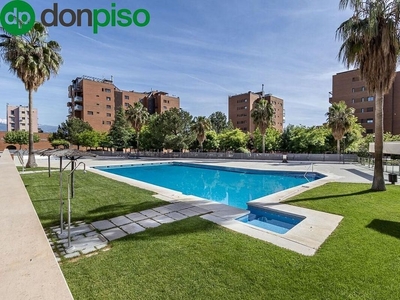 Piso en venta en Avda. Federico Garcia Lorca - Nueva Estación Autobuses de 5 habitaciones con terraza y piscina