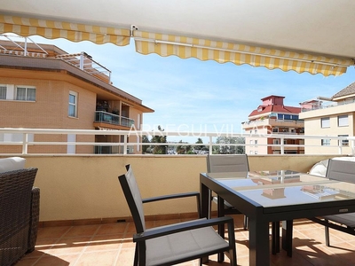Piso en venta en El Puerto de 2 habitaciones con terraza y piscina
