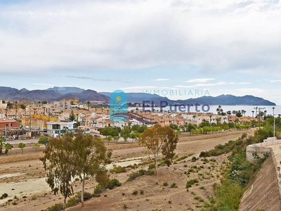 Piso en venta en Puerto de Mazarrón de 2 habitaciones con terraza y garaje