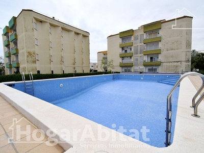 Venta de piso en Almenara de 3 habitaciones con piscina y jardín