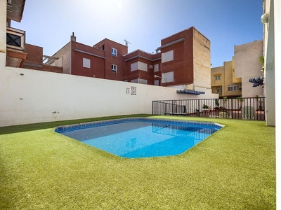 Venta de piso en Atarfe de 2 habitaciones con terraza y piscina