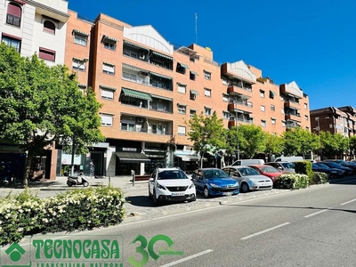 Venta de piso en Buenavista-Valparaíso-La Legua de 4 habitaciones con terraza y piscina
