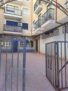 Venta de piso en calle Ejército Español de 4 habitaciones con terraza y balcón