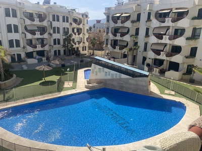 Venta de piso en calle Teniente Sánchez Suárez de 4 habitaciones con terraza y piscina