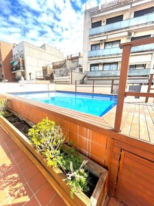 Venta de piso en carretera De Barcelona de 3 habitaciones con piscina y garaje