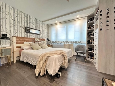 Venta de piso en Centro - Ourense de 3 habitaciones con garaje y balcón