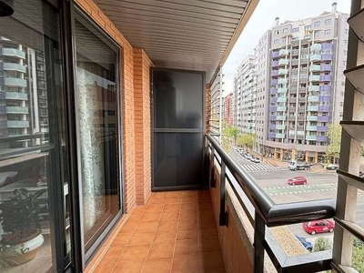 Venta de piso en La Bozada – Parque Delicias de 2 habitaciones con terraza y garaje