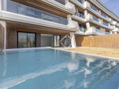 Venta de piso en Prado de Somosaguas de 3 habitaciones con terraza y piscina