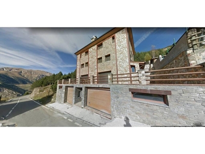 Venta Casa adosada en Carretera del forn Canillo. Nueva con terraza 250 m²