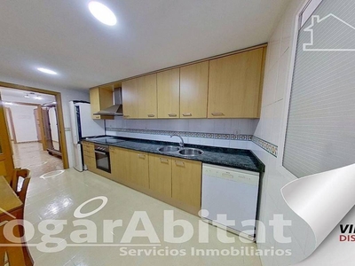 Venta Piso Borriana - Burriana. Piso de cuatro habitaciones Primera planta con balcón