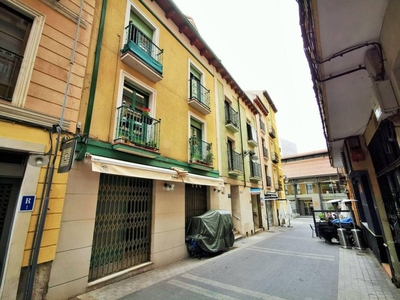 Venta Piso Valladolid. Piso de dos habitaciones en Calle FRAY ANTONIO ALCALDE 6. Segunda planta