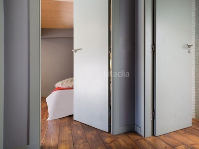 Alquiler apartamento en carrer de prats de molló ático con terraza privada en sarrià para 6 en Barcelona