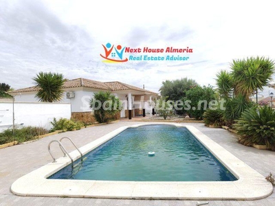 Villa en venta en Arboleas