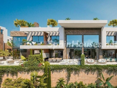 Villa en venta en Los Monteros, Marbella