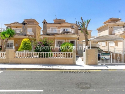 Villa en venta en Villamartín-Las Filipinas, Orihuela