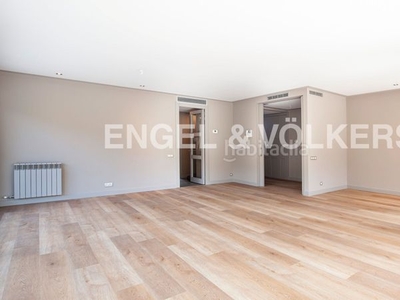 Alquiler apartamento moderno piso en sant gervasi en Barcelona