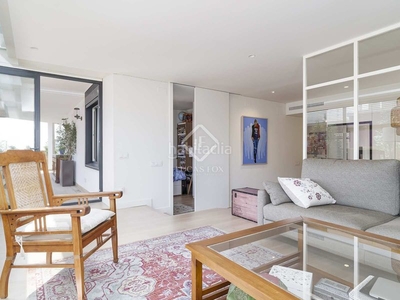 Alquiler ático en alquiler ático en sant gervasi-galvany, en excelentes condiciones y con cuatro dormitorios y terraza de 40 m² en Barcelona