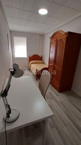 Alquiler piso con 3 habitaciones amueblado con calefacción y aire acondicionado en Valencia