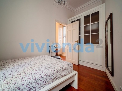 Alquiler piso en Palacio, 186 m2, 5 dormitorios, 3 baños, 3.500 euros en Madrid