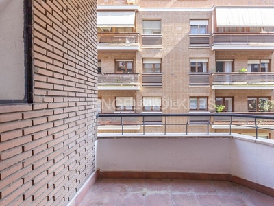 Alquiler piso luminoso piso en calle naciones en Goya Madrid