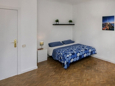 Amplia habitación para alquilar, apartamento de 6 camas, Sarrià-Sant Gervasi