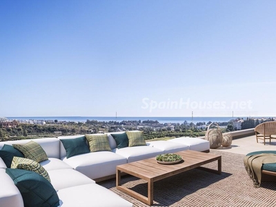 Apartamento ático en venta en Estepona