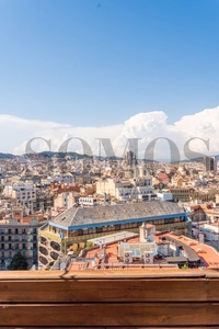 Ático con 4 habitaciones con ascensor, calefacción, aire acondicionado, vistas al mar y vistas a la montaña en Barcelona