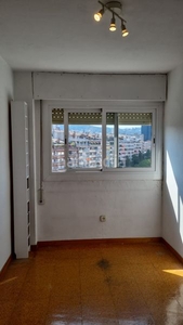 Ático en travessera de les corts 166 ático con 4 habitaciones con ascensor, calefacción, aire acondicionado, vistas al mar y vistas a la montaña en Barcelona