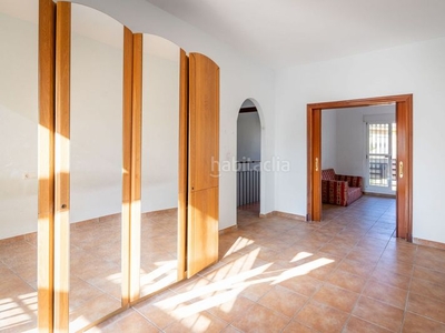 Casa adosada adosada de 4 dormitorios con gran terraza privada en Cancelada. en Estepona