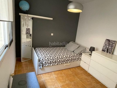 Casa adosada con 4 habitaciones amueblada con parking y piscina en Fuengirola