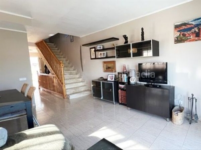 Casa adosada posibilidad de alquiler con opción a compra en Pobla de Montornès (La)