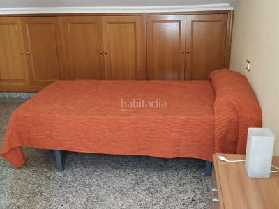 Casa con 3 habitaciones amueblada con calefacción y aire acondicionado en Murcia