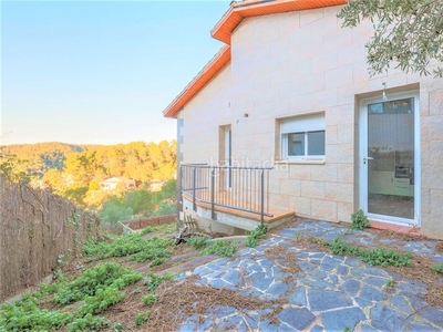Casa con 4 habitaciones con parking y piscina en Castellar del Vallès