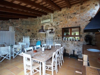 Casa en exclusiva casa de piedra en el centro del pueblo , baix empordà en Torrent
