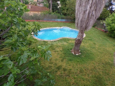 Casa preciosa casa con piscina en urbanización en Tordera