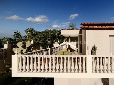 Casa preciosa villa de 5 dormitorios totalmente reformada a poca distancia del mar en Mijas