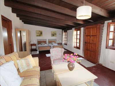 Casa villa, nueva milla de oro, , 6 dormitorios, piscina, sótano, jardín. en Estepona