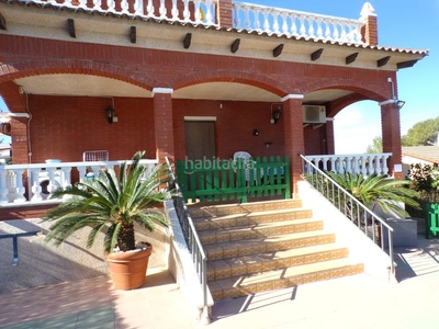 Chalet casa independiente con piscina privada en Castellet i la Gornal